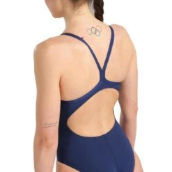 Arena Gemarmerd Halterbadpak - Navy/Multi -Belly Verkoopwinkel gemarmerd lightdrop back badpak marineblauwmulti 3