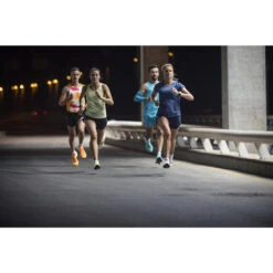 Hardlooptopje Voor Dames Care Ingewerkte Beha -Belly Verkoopwinkel hardlooptopje voor dames care ingewerkte beha geel 10