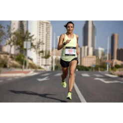 Hardlooptopje Voor Dames Care Ingewerkte Beha -Belly Verkoopwinkel hardlooptopje voor dames care ingewerkte beha geel 7